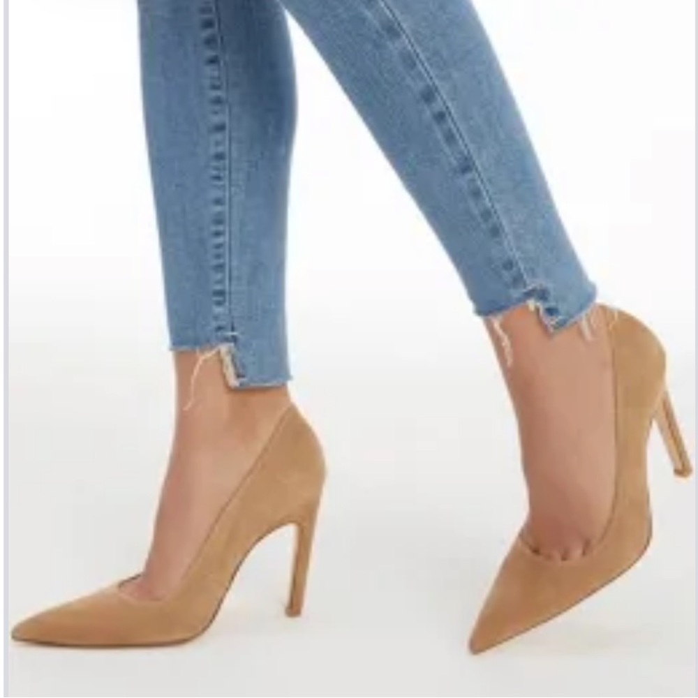 GOOD AMERICAN NWOB ICON POINTED TOE PUMP IN NUDE SUEDE